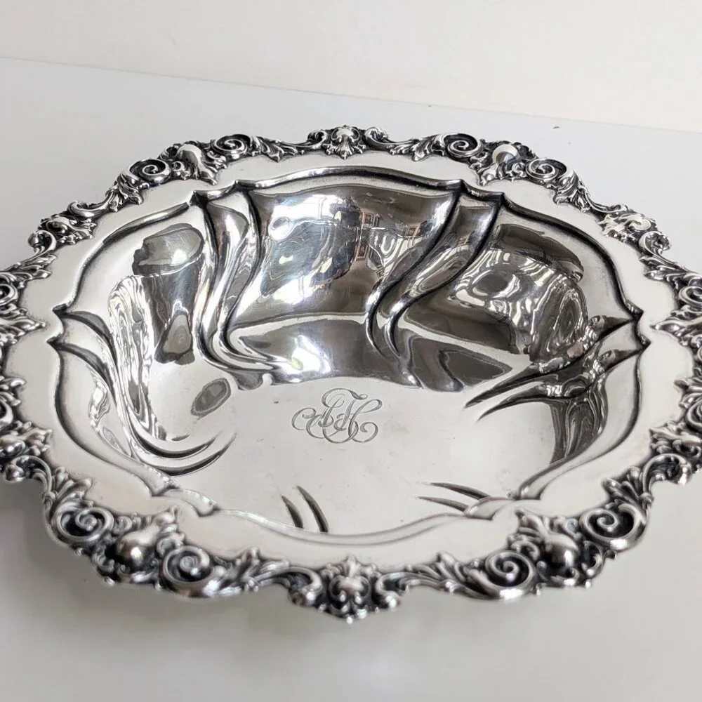Meriden Britannia Company Sterling Silver Foliate Scrolls Art Nouveau Bowl 8.5" - Picture 6 of 12
